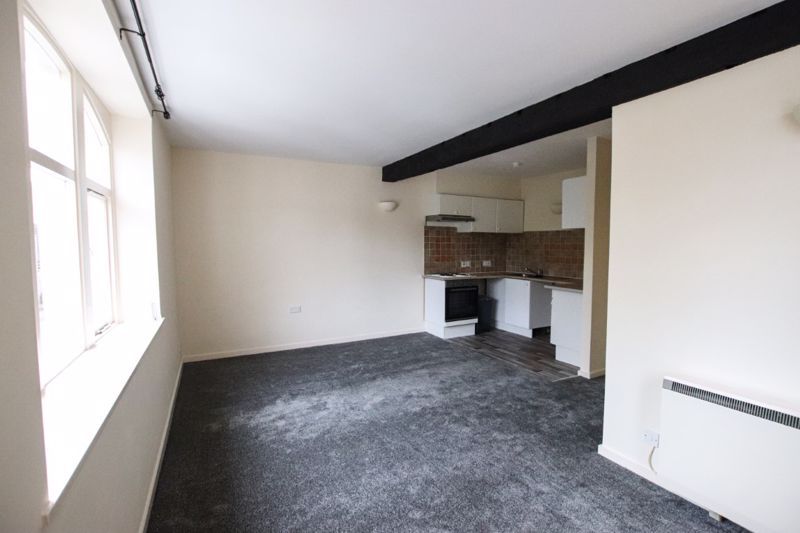2 bed flat to rent in Edward Street, Westbury BA13, £825 pcm Zoopla