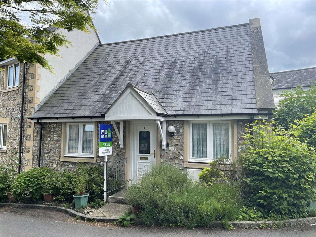 2 bed bungalow for sale in Symes Close, Chard, Somerset TA20 Zoopla