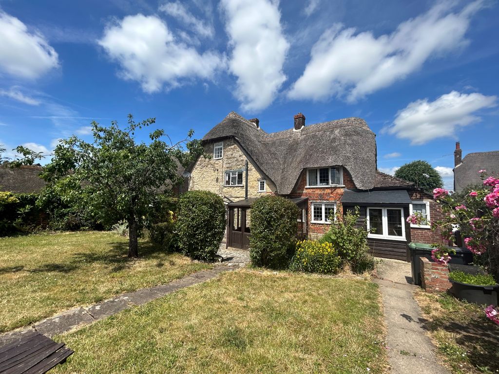 4 bed cottage for sale in Lower Street, Okeford Fitzpaine, Blandford