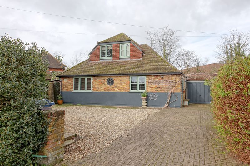 4 bed detached house for sale in Glebe Road, Chalfont St. Peter