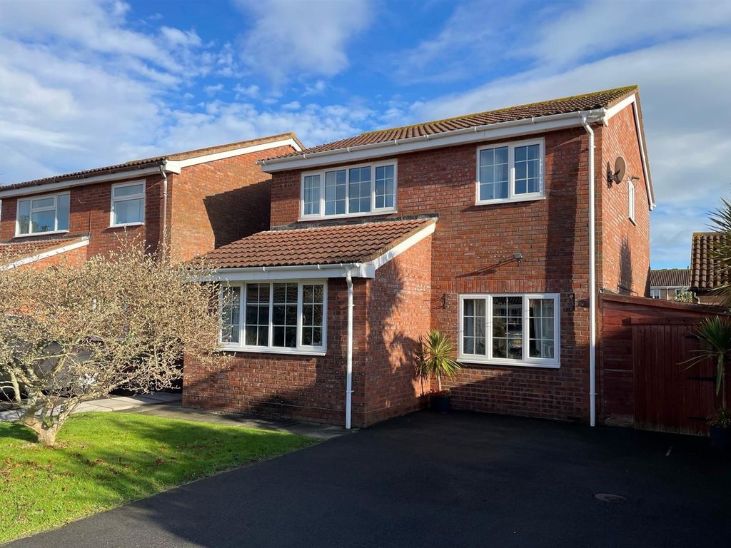 4 bed detached house for sale in Corsham Drive, BurnhamOnSea TA8, £