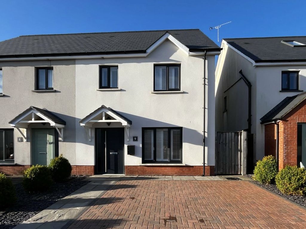 3 bed semidetached house to rent in Park Gardens, Begelly, Kilgetty