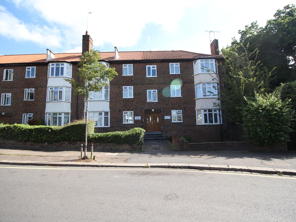 2 bed flat to rent in Brook Avenue, Edgware HA8 Zoopla
