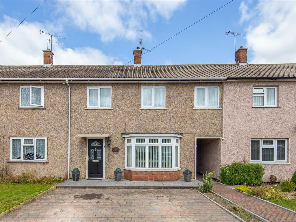 4 bed terraced house for sale in Leagrave High Street, Luton