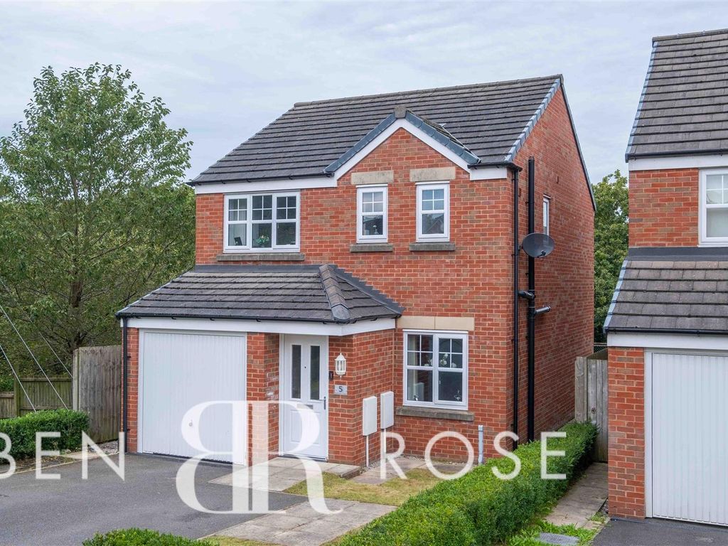 3 bed detached house for sale in Spinners Close, Coppull, Chorley PR7