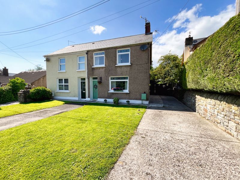 4 bed semidetached house for sale in Llwynhelig, Bryncethin, Bridgend
