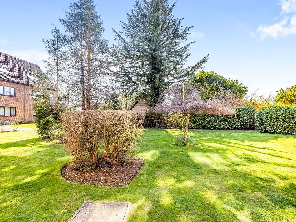 2 bed flat for sale in Sheraton Mews, Gade Avenue, Watford