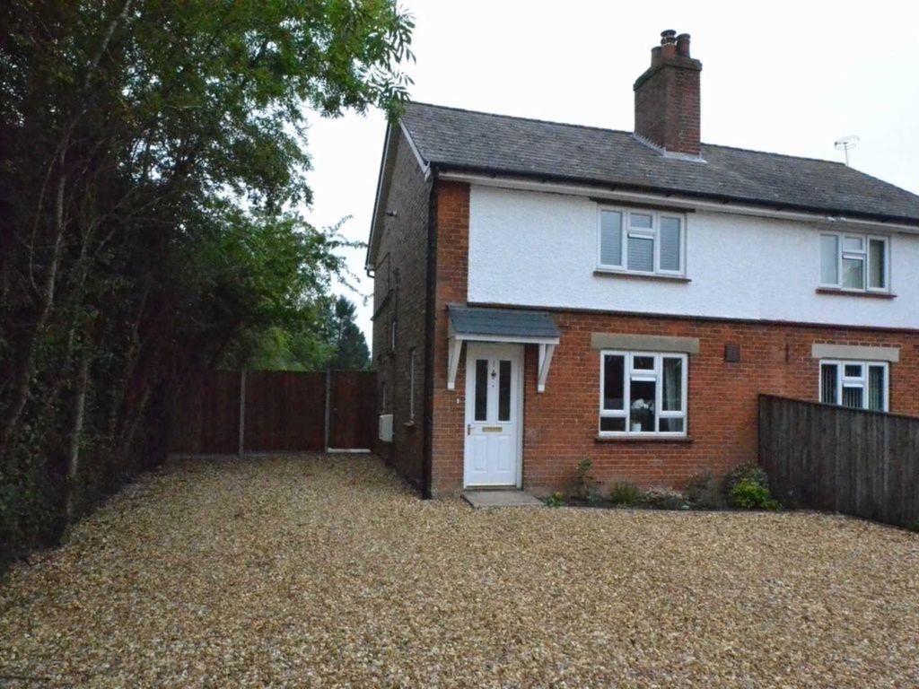 3 bed semidetached house for sale in Norwich Road, Besthorpe NR17, £