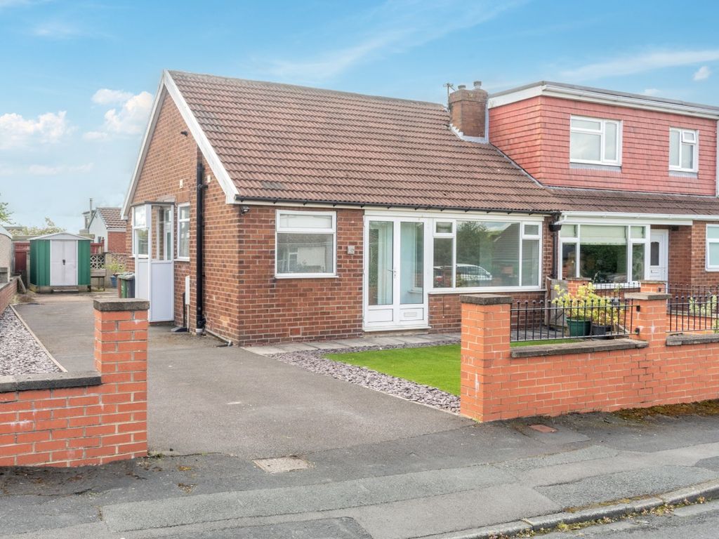 2 bed semidetached bungalow for sale in West Lea Crescent, Tingley