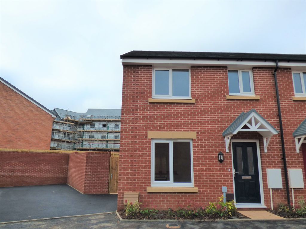 3 bed semidetached house to rent in Calves Close, Cranbrook, Exeter