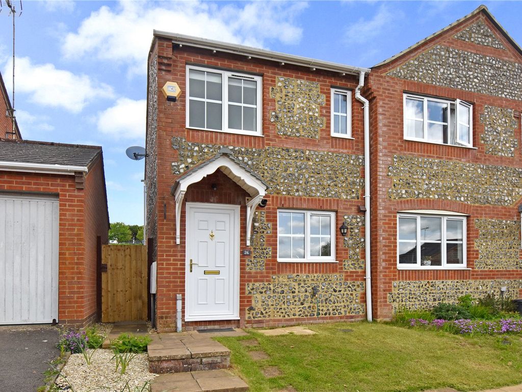 2 bed terraced house to rent in Rockfel Road, Lambourn, Hungerford