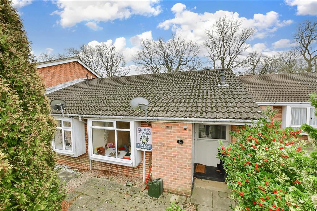2 bed semidetached bungalow for sale in Headley Grove, Tadworth