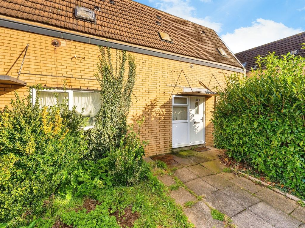2 bed end terrace house for sale in South Tenth Street, Milton Keynes