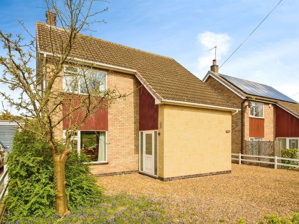 3 bed detached house for sale in Casterton Road, Stamford PE9, £400,000