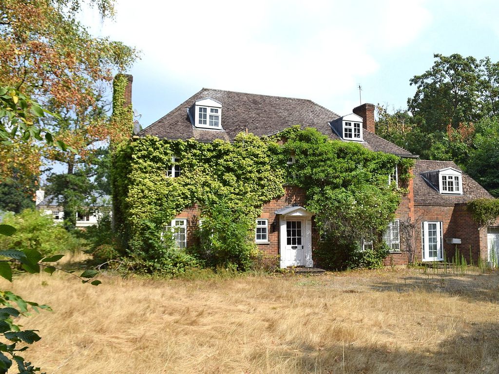 Property for sale in Onslow Road, Burwood Park, WaltonOnThames KT12