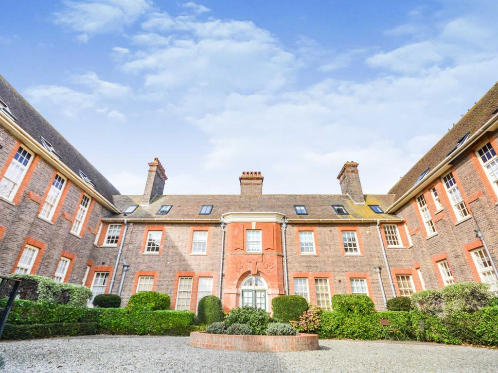 2 bed flat for sale in West Cliff Road, Ramsgate, Kent CT11 Zoopla