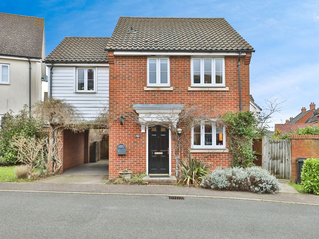 3 bed detached house for sale in Victory Grove, Norwich NR5, £300,000