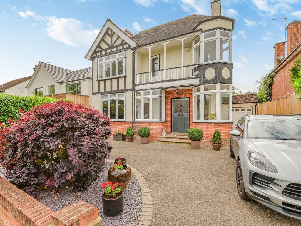 4 bed detached house for sale in Salisbury Avenue, St. Albans