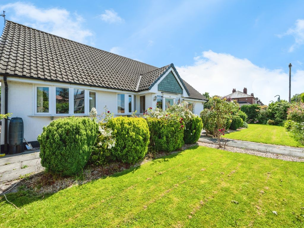 4 bed bungalow for sale in Stocks Lane, Penketh, Warrington, Cheshire