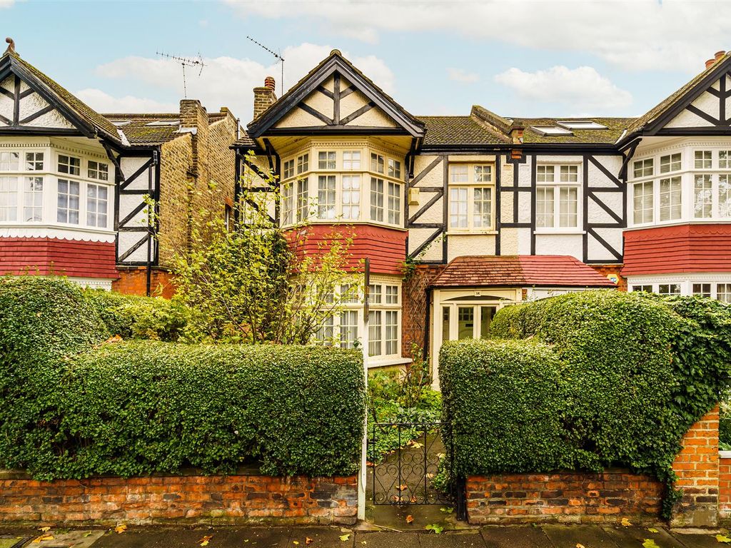 4 bed semidetached house for sale in Gloucester Road, Ealing, London