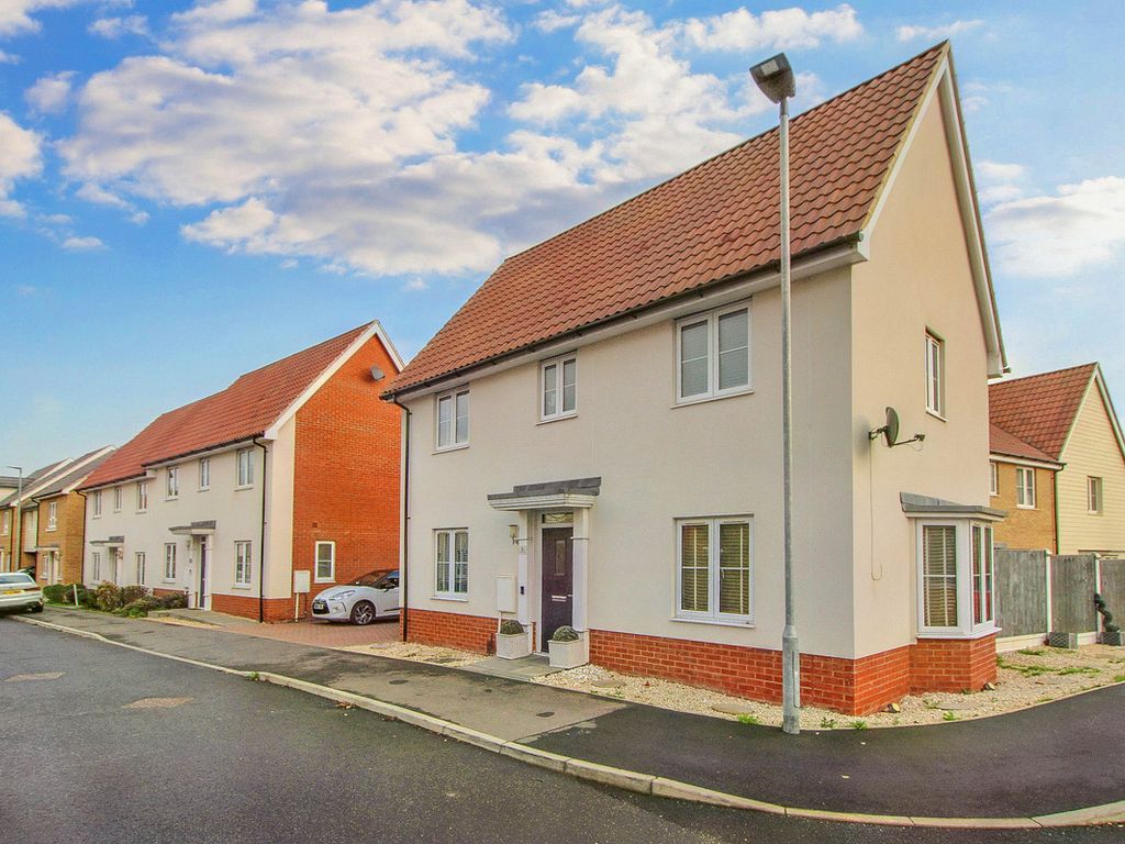 Braeburn Way, Basildon SS14  