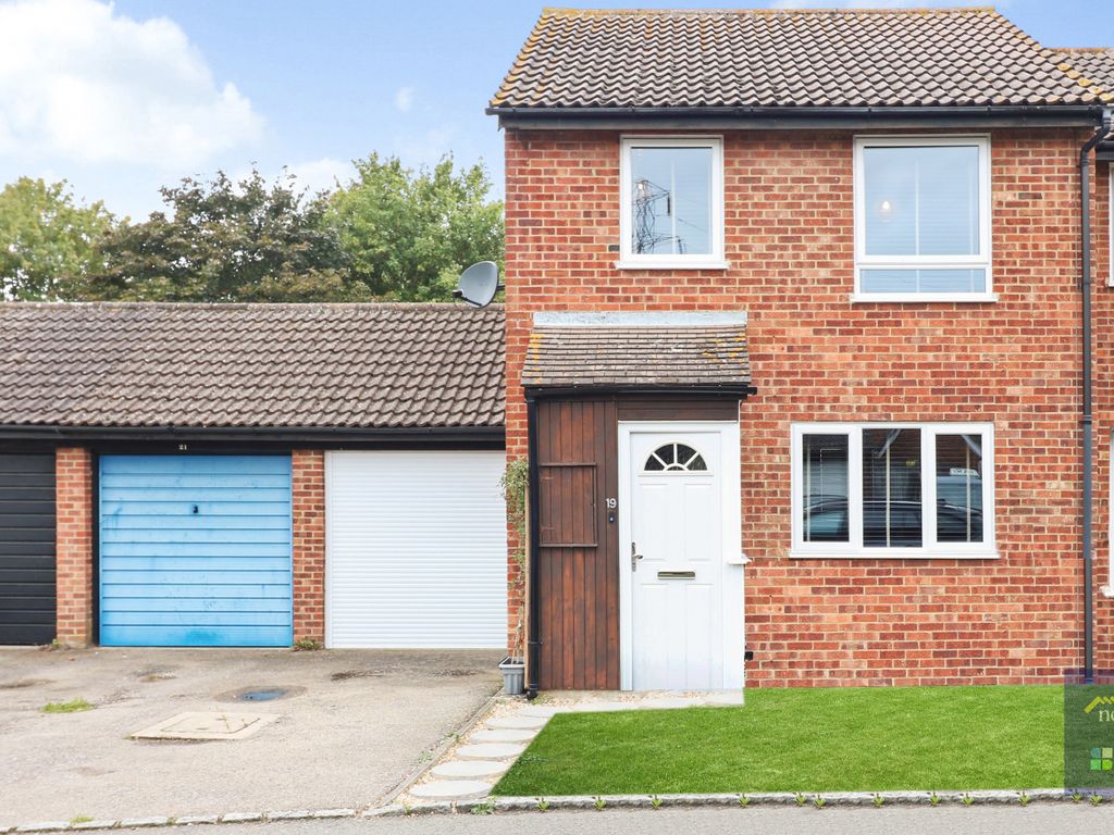 3 bed terraced house for sale in Oakenpole, Singleton, Ashford TN23, £