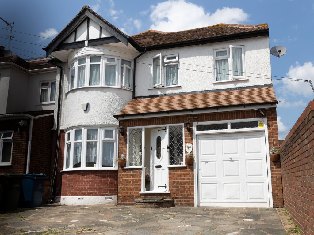 4 bed detached house for sale in Grange Avenue, Stanmore HA7, £700,000