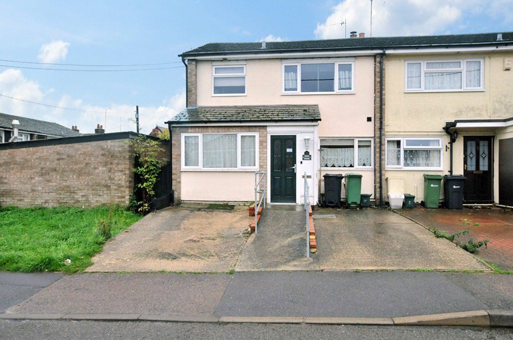 3 bed end terrace house for sale in Alexandra Road, Sible Hedingham