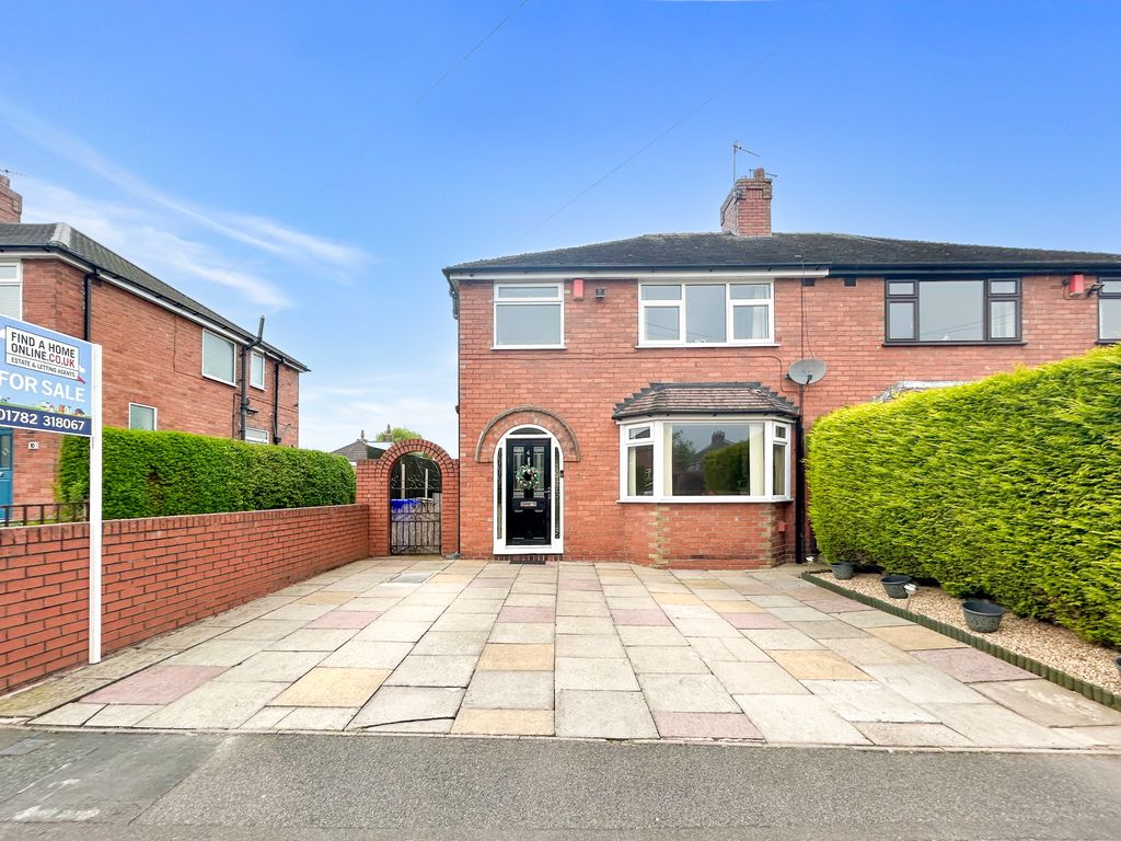 3 bed semidetached house for sale in Elmsmere Avenue, Blurton, Stoke