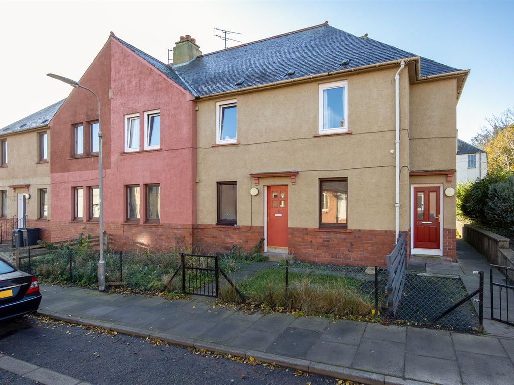 4 bed flat for sale in Grovehill, Kelso TD5, £120,000 Zoopla