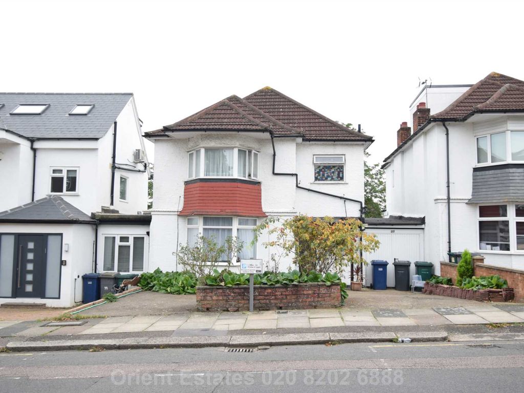 Elliot Road, Hendon NW4  