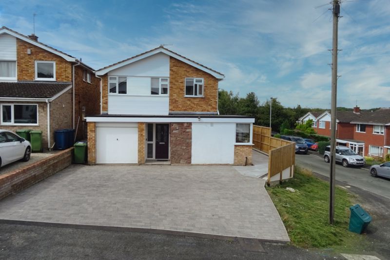 4 bed detached house for sale in Hartlands Road, Eccleshall, Stafford