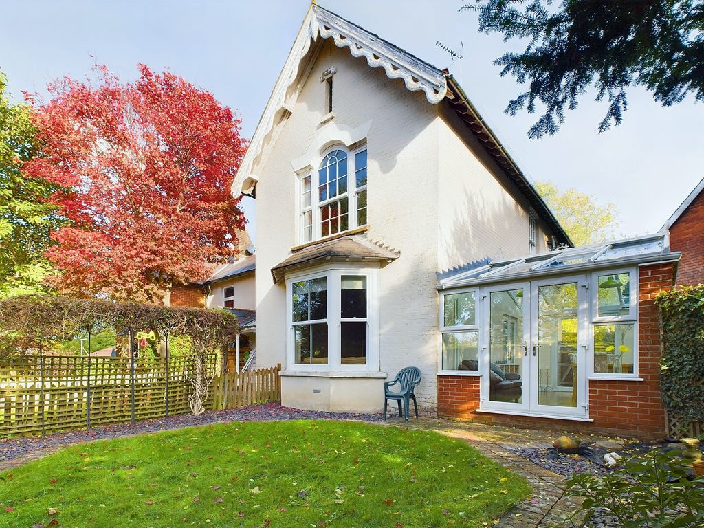 3 bed property for sale in Brighton Road, Horsham RH13, £575,000 Zoopla