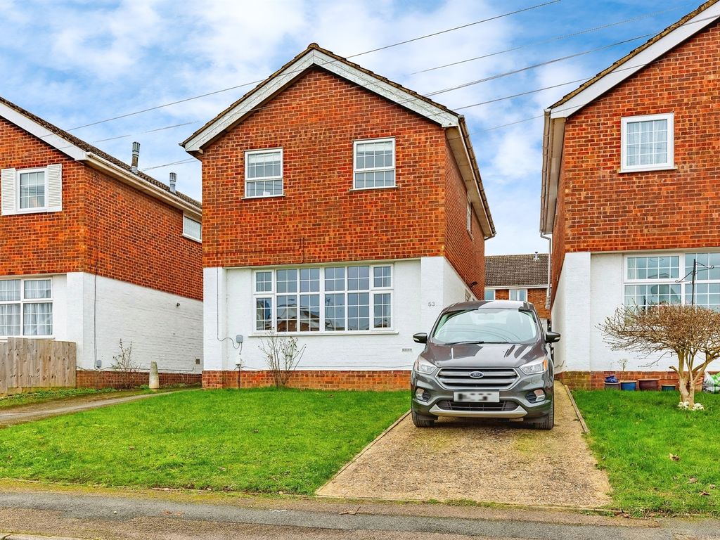 3 bed detached house for sale in Melloway Road, Rushden NN10, £260,000