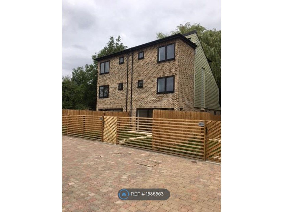 4 bed semidetached house to rent in Cherry Hinton Road, Cambridge CB1