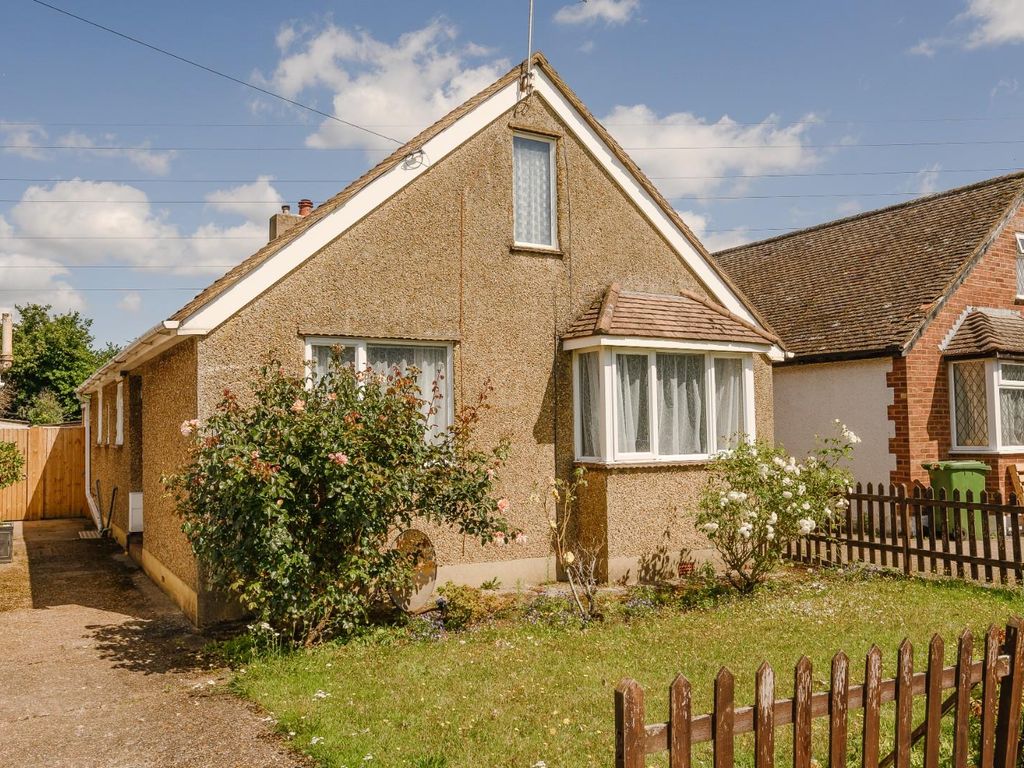 3 bed detached bungalow for sale in Winern Glebe, Byfleet, West Byfleet