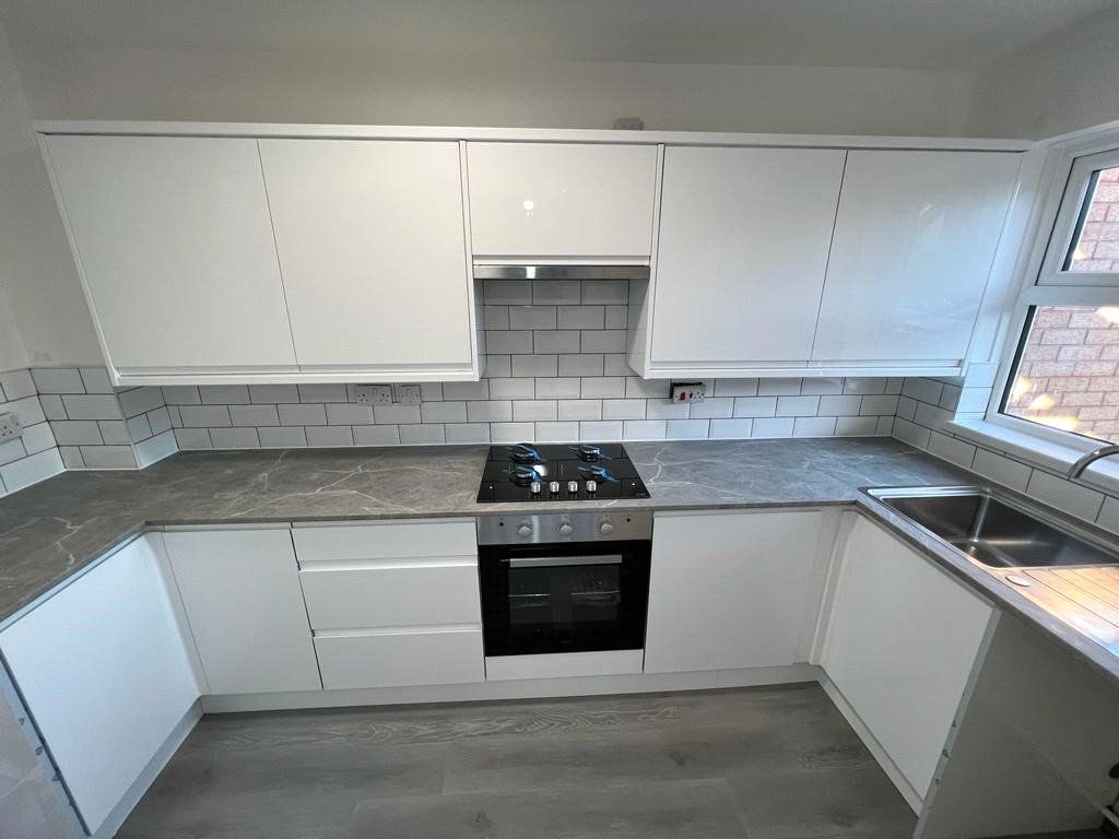 2 bed terraced house to rent in Cedar Close Torpoint, Torpoint