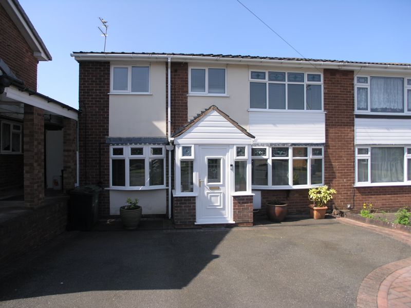 4 bed semidetached house for sale in Hanley Close, Halesowen B63 Zoopla