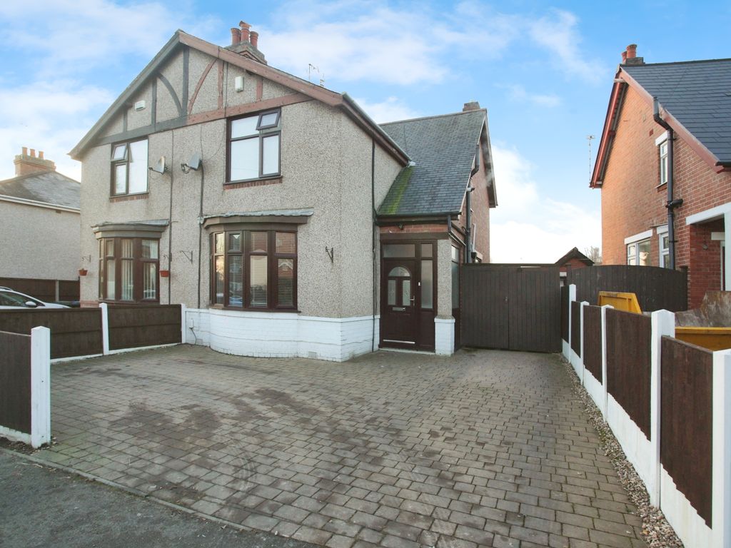 3 bed semidetached house for sale in Aldermans Green Road, Coventry
