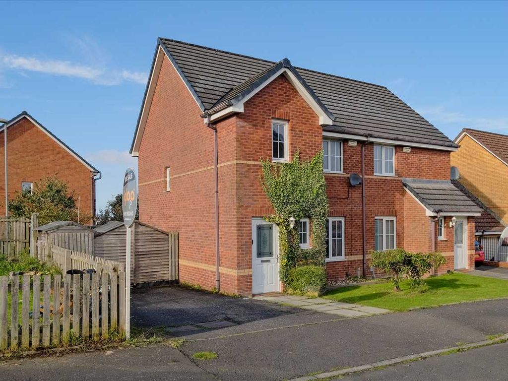 3 bed semidetached house for sale in Newmilns Gardens, Blantyre