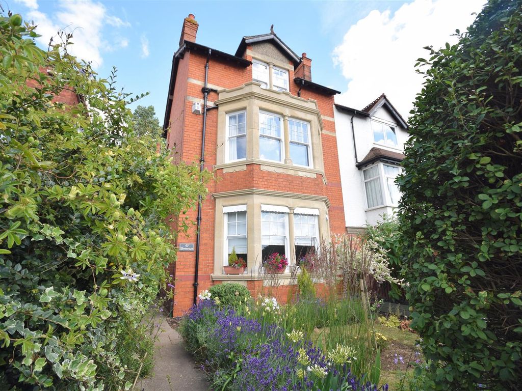 5 bed town house to rent in Queens Park Parade, Northampton NN2 Zoopla