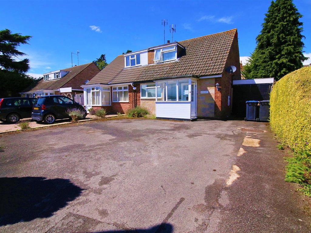 3 bed semidetached house for sale in Firs Drive, Town Centre, Rugby
