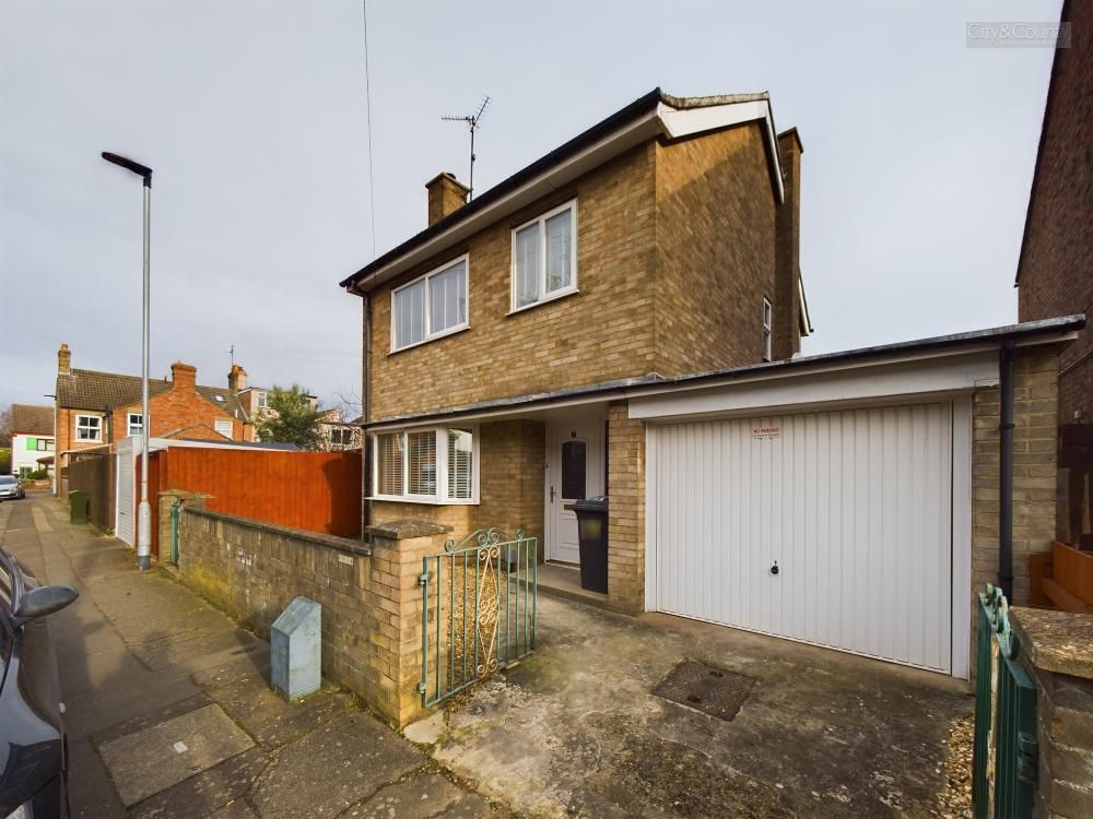 3 bed detached house for sale in South Parade, Peterborough PE3, £