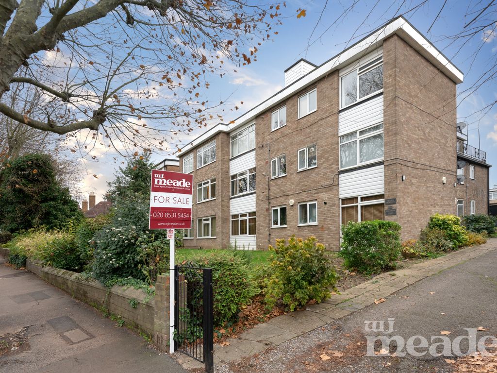 2 bed flat for sale in Castle Avenue, London E4, £310,000 Zoopla