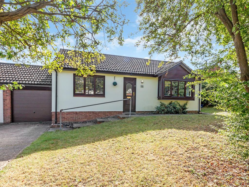 2 bed detached bungalow for sale in Clay Hill, Two Mile Ash, Milton