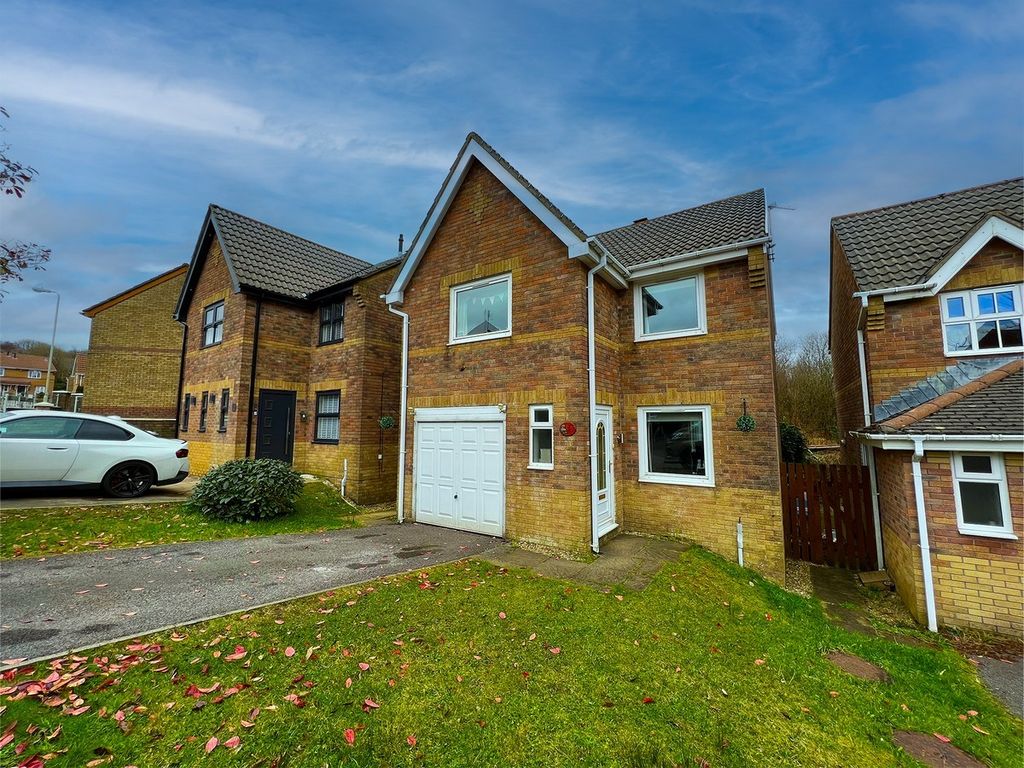 3 bed detached house for sale in Elm Wood Drive Tonyrefail