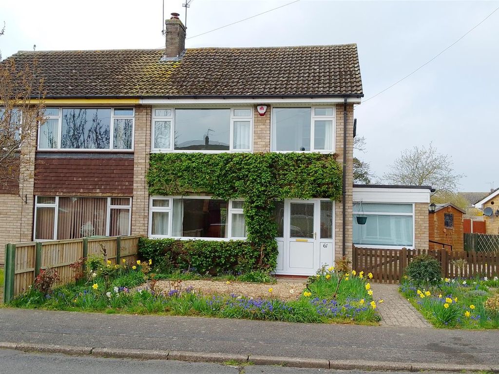 3 bed semidetached house for sale in Matlock Drive, North Hykeham