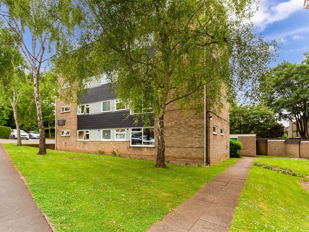 Studio to rent in Sutton Grove, Sutton SM1, £950 pcm Zoopla