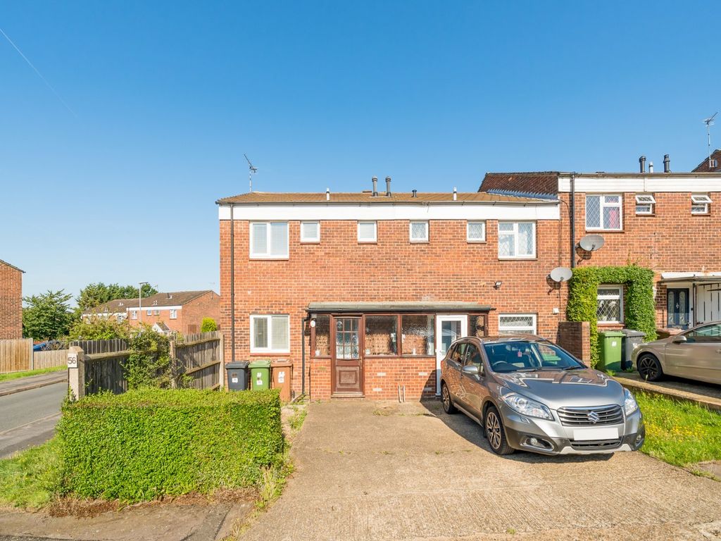 3 bed end terrace house for sale in Meadow Road, Bushey, Hertfordshire