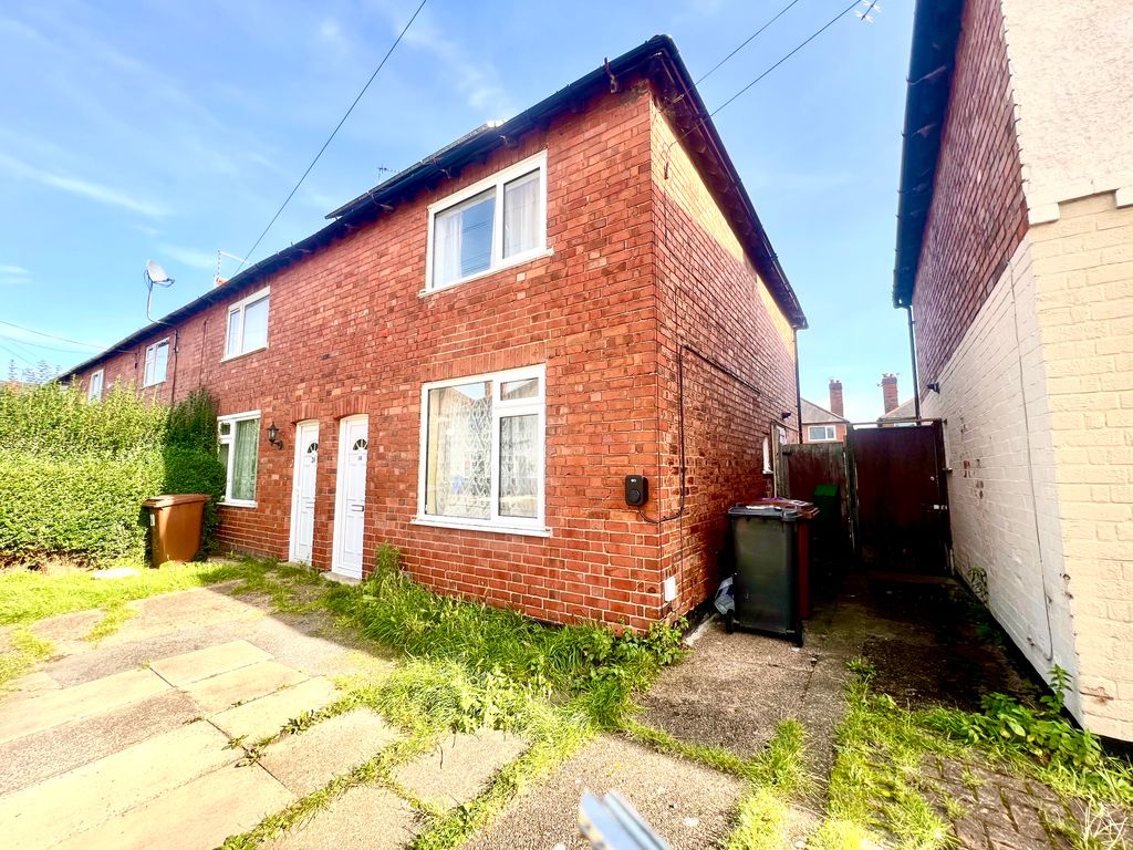 2 bed semidetached house to rent in Florence Avenue, Long Eaton
